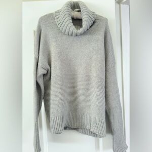 Chunky Turtleneck GAP Sweater - Gray